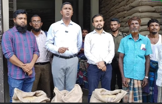 লক্ষ্যমাত্রা নির্ধারণ ৬২৯ মেট্রিক টন লাকসামে সরকারিভাবে ধান সংগ্রহ কর্মসূচির উদ্বোধন: প্রতি কেজি মূল্য ৩৬ টাকা