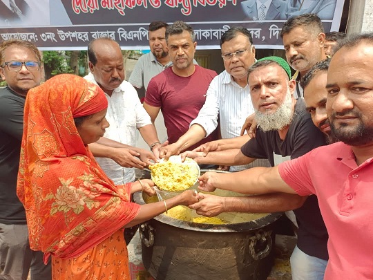 দিনাজপুরে শামিম খান ও রায়হান আলীর উদ্যোগে শহীদ জিয়ার শাহাদাতবার্ষিকী উপলক্ষে আলোচনা ও মাহফিল অনুষ্ঠিত
