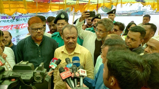 সাম্পান র্যালিতে সি এম পি কমিশনার কর্ণফুলীর অবৈধ স্থাপনা উচ্ছেদে কোন আপোষ নয়...