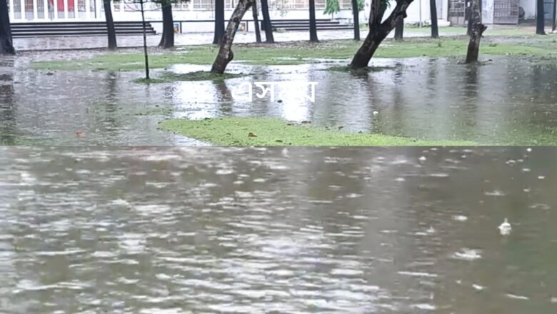 টানা বৃষ্টিতে উপকূলীয় পাইকগাছার জনজীবন বিপর্যস্ত