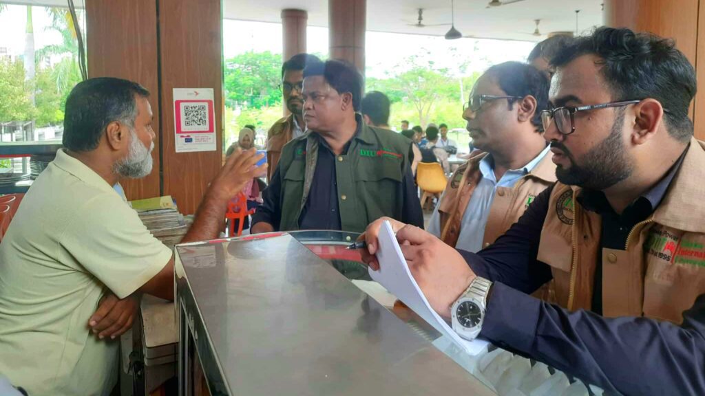 ক্যান্টিনে খাবারের মানে নজরদারি