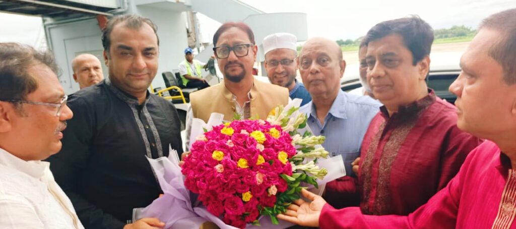 কানাডা সফর শেষে চট্টগ্রাম ফিরলেন