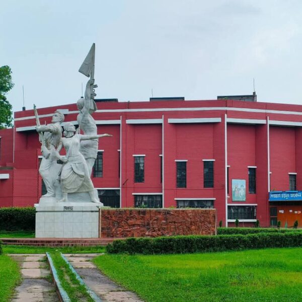 ব্রহ্মপুত্রের তীরে কৃষির আলোকদ্বীপ: বাকৃবির ৬৫ বছর