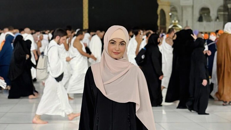 ওমরাহ করলেন ‘ব্যাচেলর পয়েন্ট’ অভিনেত্রী লামিমা