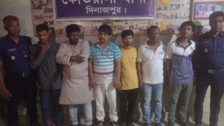 দিনাজপুরে সাবেক এমপির বাড়িতে গভীর রাতে অসামাজিক কার্যকলাপ, ইয়াবাসহ নারী-পুরুষ আটক