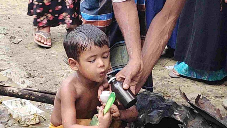 শ্রীবরদীতে শিশু কবিরাজের বাড়িতে প্রতিদিন হাজারো মানুষের ভিড়