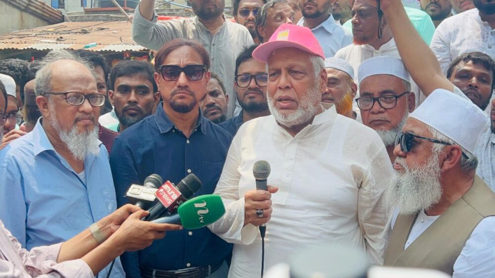জলাবদ্ধতা নিরসনে সবার সহযোগিতা প্রয়োজন :- উপদেষ্টা মুহাম্মদ ফাওজুল কবির খান।