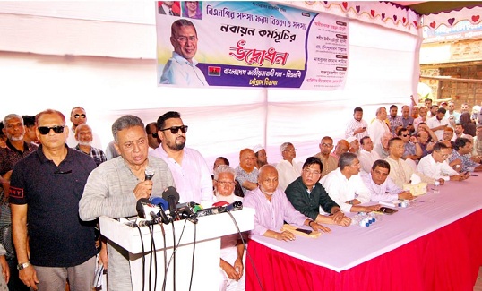 চট্টগ্রামে বিএনপির সদস্য নবায়ন কর্মসূচির উদ্বোধনকালে আমীর খসরু মাহমুদ চৌধুরী..... সদস্য নবায়ন দিয়ে বিএনপির নতুন যাত্রা শুরু.....