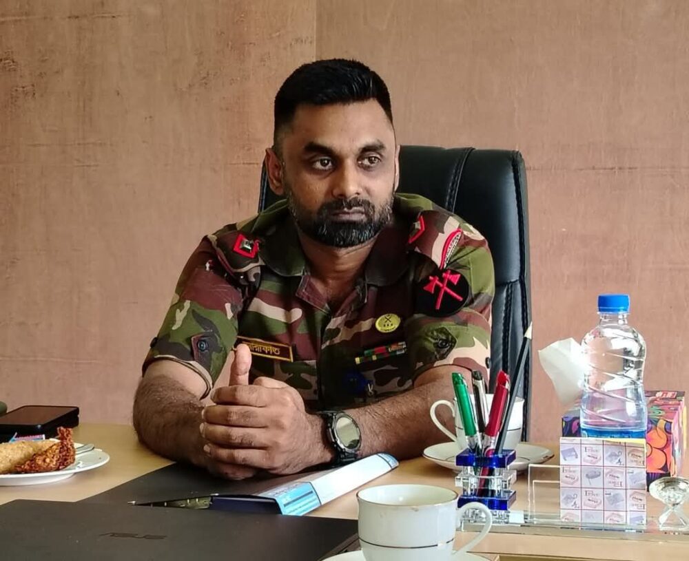 চাঁদাবাজি ও বিশৃঙ্খল পরিস্থিতি নিয়ন্ত্রণে দেশজুড়ে সেনাবাহিনীর কঠোর ও দৃঢ় ভূমিকা পালন করছে