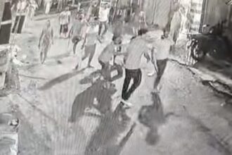 দাকোপ উপজেলা বিএনপির দুগ্রুপের সংঘর্ষে পুলিশসহ আহত ৫, পুলিশ ও সেনা মোতায়েন