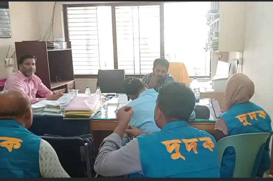 দিনাজপুর বিআরটিএ অফিসে দুদকের অভিযান পরিচালিত