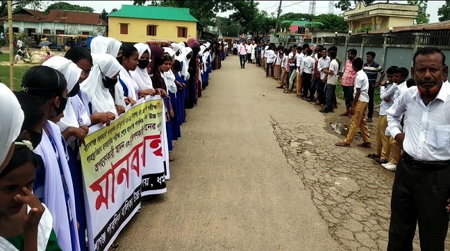 ধর্মপাশায় স্কুলছাত্রী অপহরণের মুক্তির দাবীতে তিন প্রতিষ্ঠানের মানববন্ধন