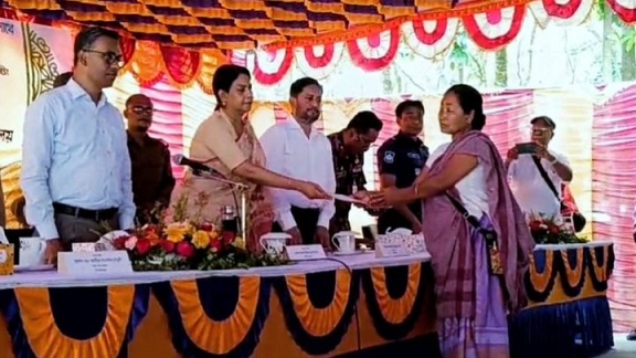 নালিতাবাড়ীতে পর্যটন কেন্দ্র পরিদর্শন করেন পরিবেশ বন ও জলবায়ু পরিবর্তন উপদেষ্টা