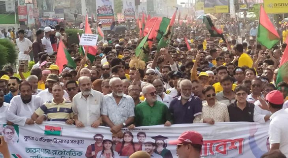 পৃথক মিছিল নিয়ে সমাবেশে যোগ দিলেন মঞ্জু অনুসারীরা