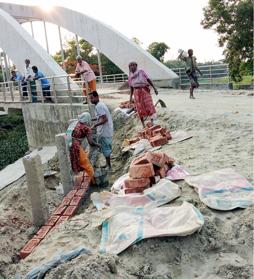 লাকসাম সেতুর কাজ