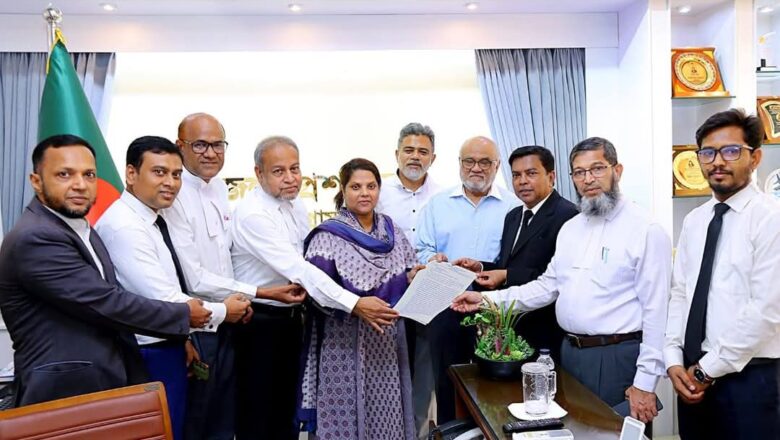 স্মারকলিপি দিলেন চট্টগ্রামে হাইকোর্ট বেঞ্চ বাস্তবায়ন পরিষদ