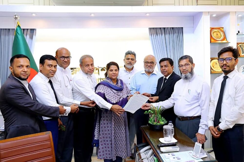 স্মারকলিপি দিলেন চট্টগ্রামে হাইকোর্ট বেঞ্চ বাস্তবায়ন পরিষদ