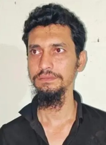 নেত্রকোনায় দেশীয় রিভলবার ও অস্ত্র তৈরির সরঞ্জাম সহ যুবক গ্রেফতার