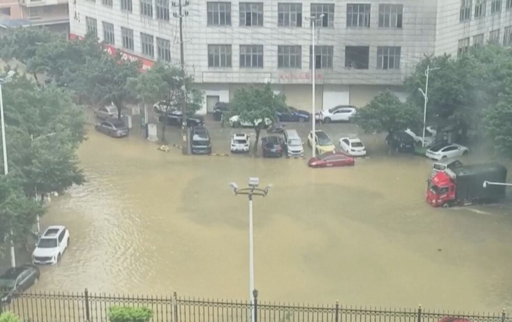 দক্ষিণ চীনের কুয়াংসিতে ভূমিধস