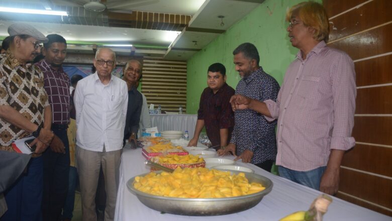 চট্টগ্রাম প্রেস ক্লাবের ফল উৎসবে এম এ মালেক…. আমদানি করা ফলের চাইতে দেশীয় ফলের পুষ্টি গুণ অনেক বেশি