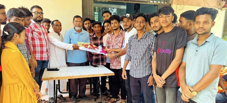 আদমদীঘি উপজেলা বিএনপির সভাপতির সাথে ছাত্রদলের শুভেচ্ছা বিনিময়