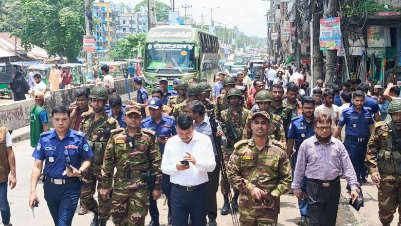 চৌমুহনীর যানজট নিরশনে উপজেলা নির্বাহী কর্মকর্তার নেতৃত্বে যৌথবাহিনীর উচ্ছেদ অভিযান