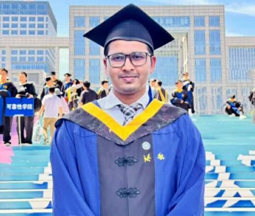 চীনের বেইহাং বিশ্ববিদ্যালয়ের সেরা গ্রাজুয়েট অ্যাওয়ার্ড পেলেন নওগাঁর তারিকুল ইসলাম