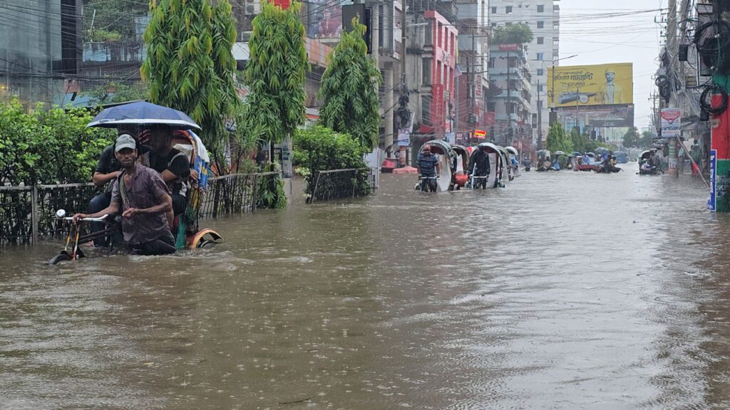 টানা বৃষ্টিতে ফেনী