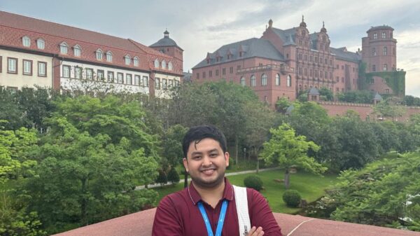 হুয়াওয়ে আইসিটি প্রতিযোগিতায় চ্যাম্পিয়ন রুয়েট শিক্ষক