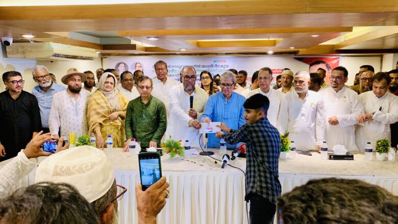 জুলাই-আগস্ট গণঅভ্যুত্থানে শহীদ পরিবারকে সম্মাননা দিল সিলেট জেলা বিএনপি
