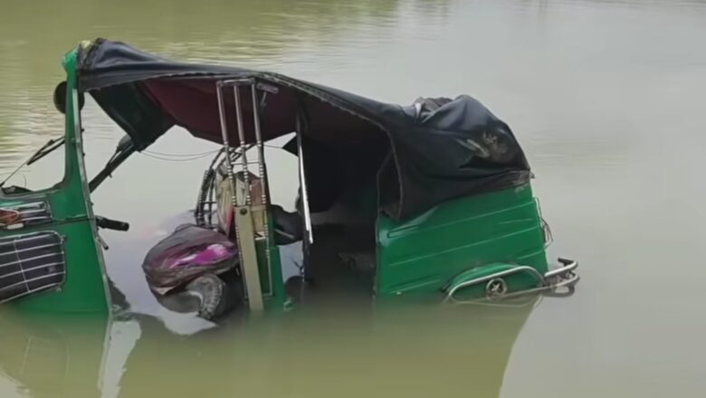 শেরপুরের ভোগাই নদীতে ভেসে উঠা সিএনজি উদ্ধার