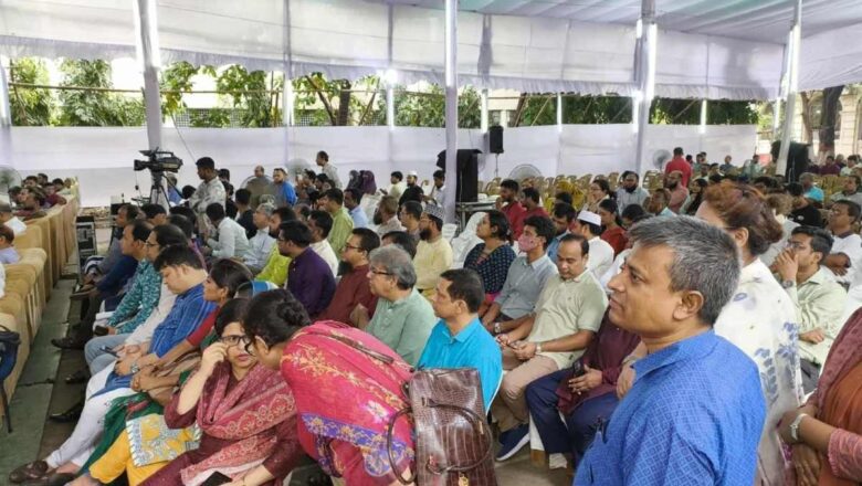 সম্মুখ সারির যোদ্ধাদের উপেক্ষা করে বর্ষপূর্তি উদযাপন: জবি প্রশাসনের বিরুদ্ধে সমালোচনার ঝড়