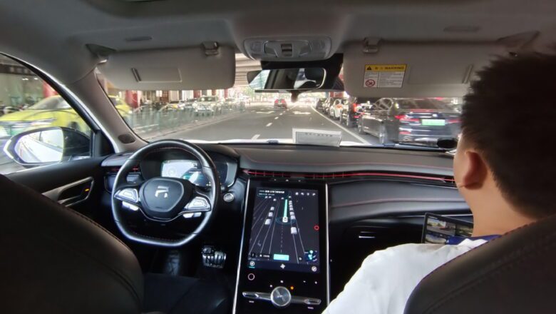 স্বয়ংক্রিয় গাড়ির দৌড়ে এগিয়ে চীন: শাংহাইয়ে চালু রোবোট্যাক্সি