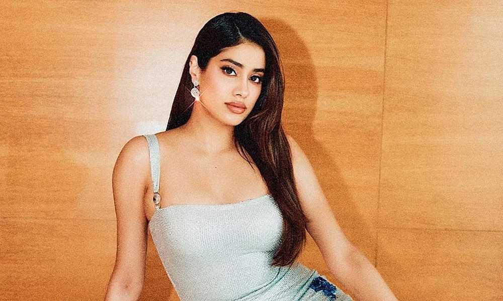 জাহ্নবী কাপুরের হট ছবি