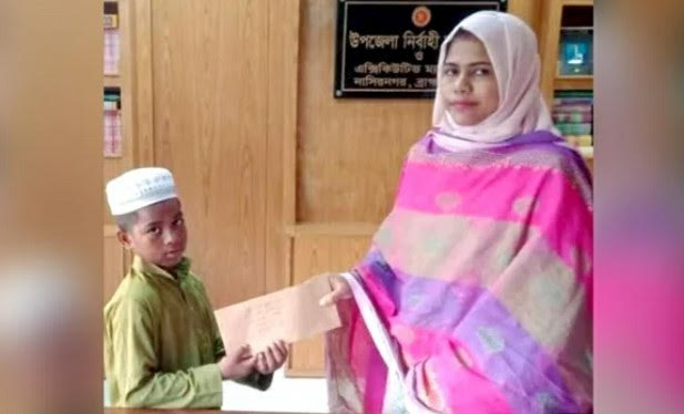 নাসির নগরে ইউ এন ও কর্তৃক পুরস্কৃত হলেন হাফেজ ফজলে রাব্বুল।