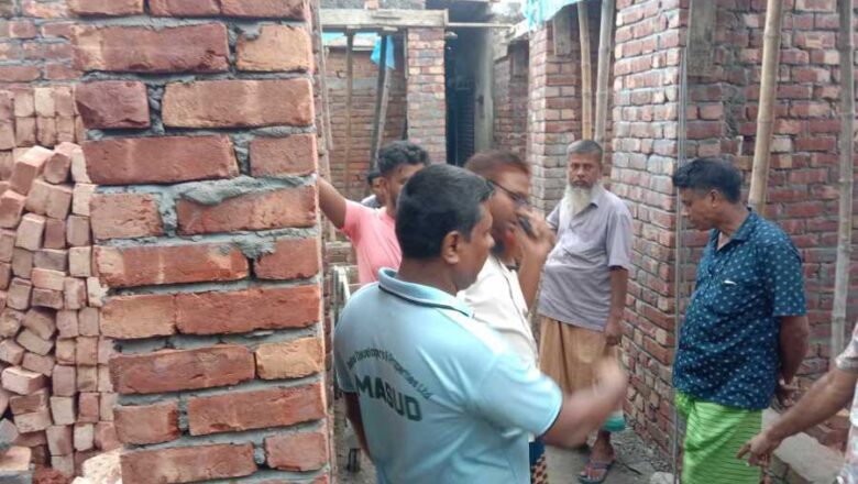 মান্দায় দেলুয়াবাড়ি হাটে কাপড় মার্কেটের উন্নয়নকাজে বাধা; চাঁদা না পেয়ে কুচক্রী মহলের গুজব ছড়ানোর অভিযোগ