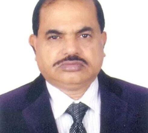 একদিনের ব্যবধানে আমার দেশ’র তিন সাংবাদিকের বিরুদ্ধে আবারও মামলা করলেন মামলাবাজ রশিদ