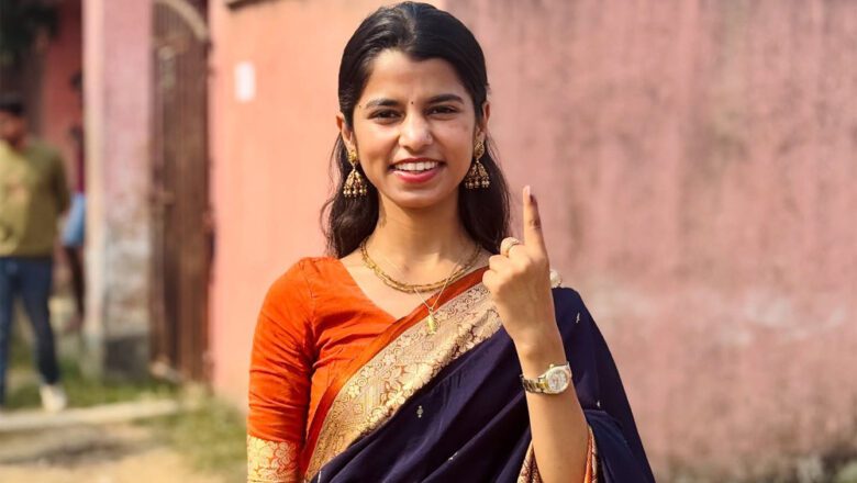 ভারতের প্রথম জেন জি বিধায়ক হলেন গায়িকা মৈথিলী ঠাকুর