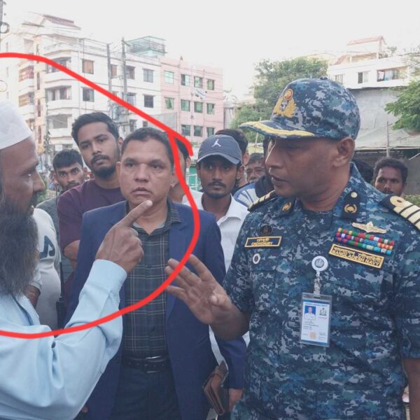 বাসা-বাড়ির সামনের অস্বাস্থ্যকর ময়লার ডাস্টবিন সরানোর বিষয়ে সংবাদ প্রকাশ করায় সাংবাদিককে হুমকি