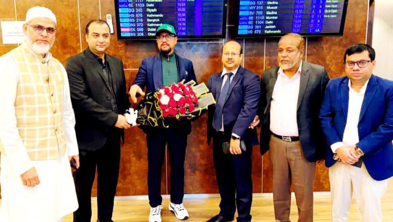 দেশে ফিরলেন চসিক মেয়র ডা. শাহাদাত হোসেন